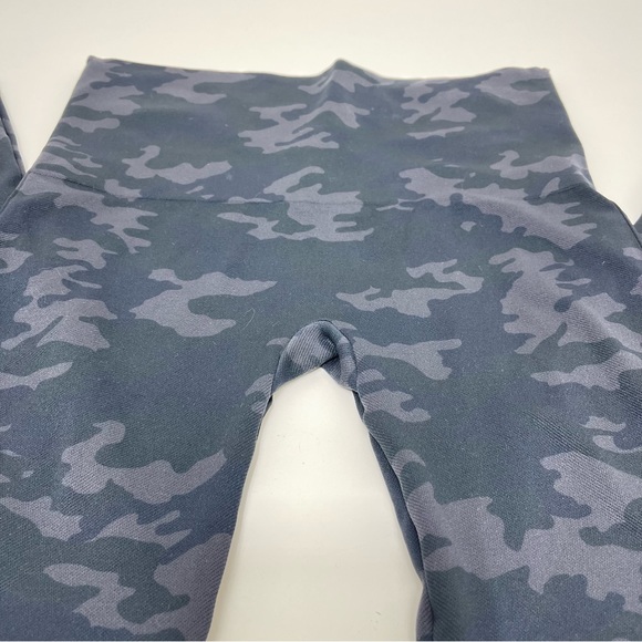 Spanx seamless black camo “look at me now” leggings sz XL excellent condition! - Picture 5 of 6